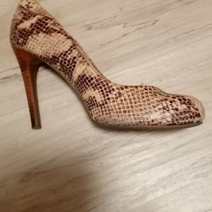 Jessica Simpson Snakeskin pumps